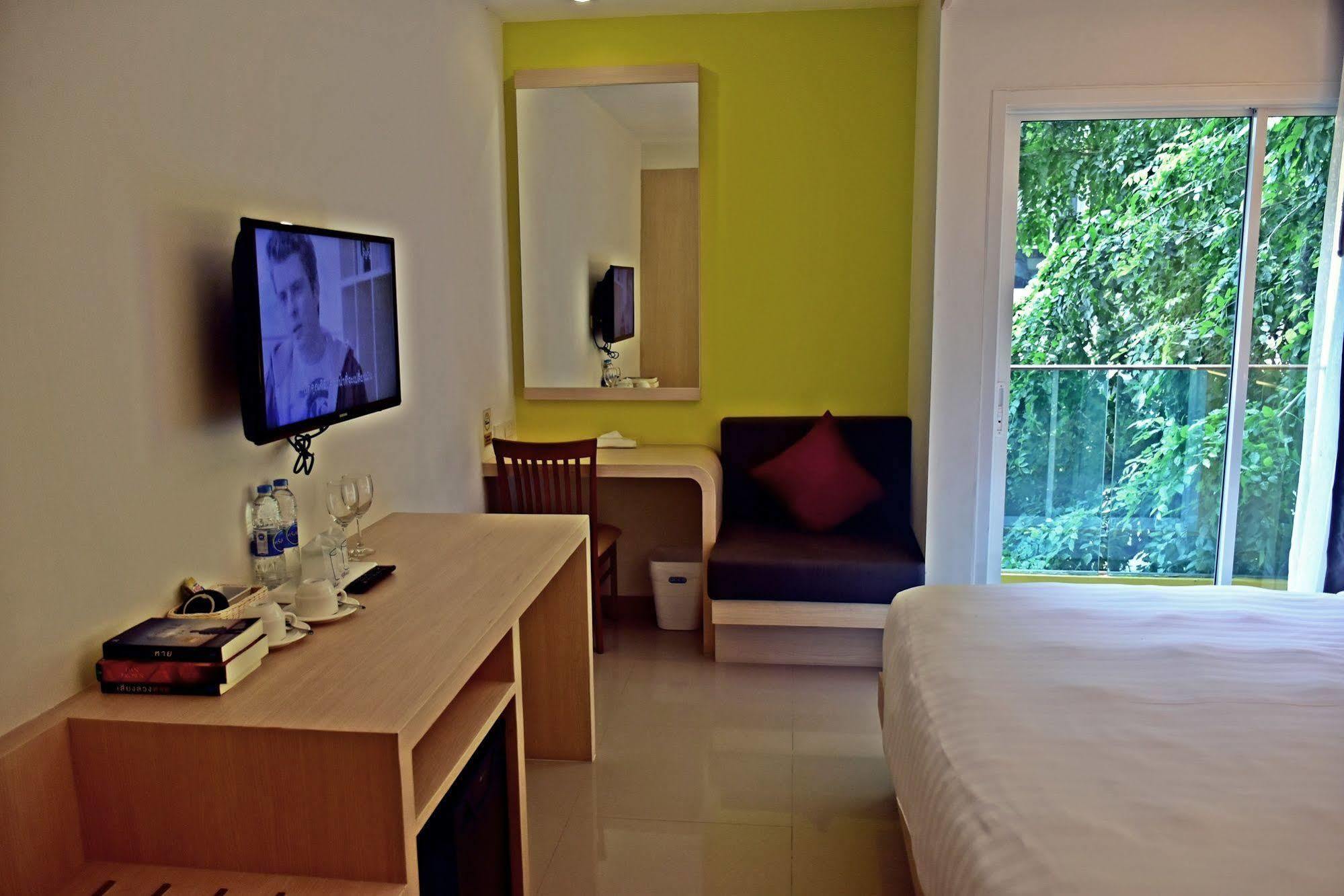 Ocean And Ole Patong Hotel Dış mekan fotoğraf