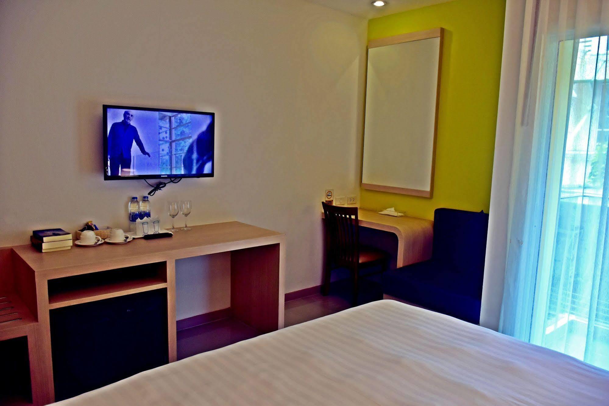 Ocean And Ole Patong Hotel Dış mekan fotoğraf