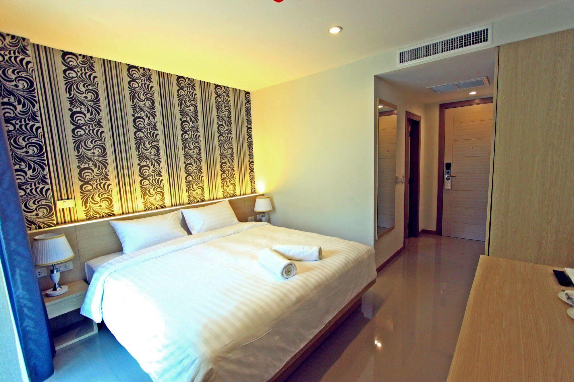 Ocean And Ole Patong Hotel Dış mekan fotoğraf