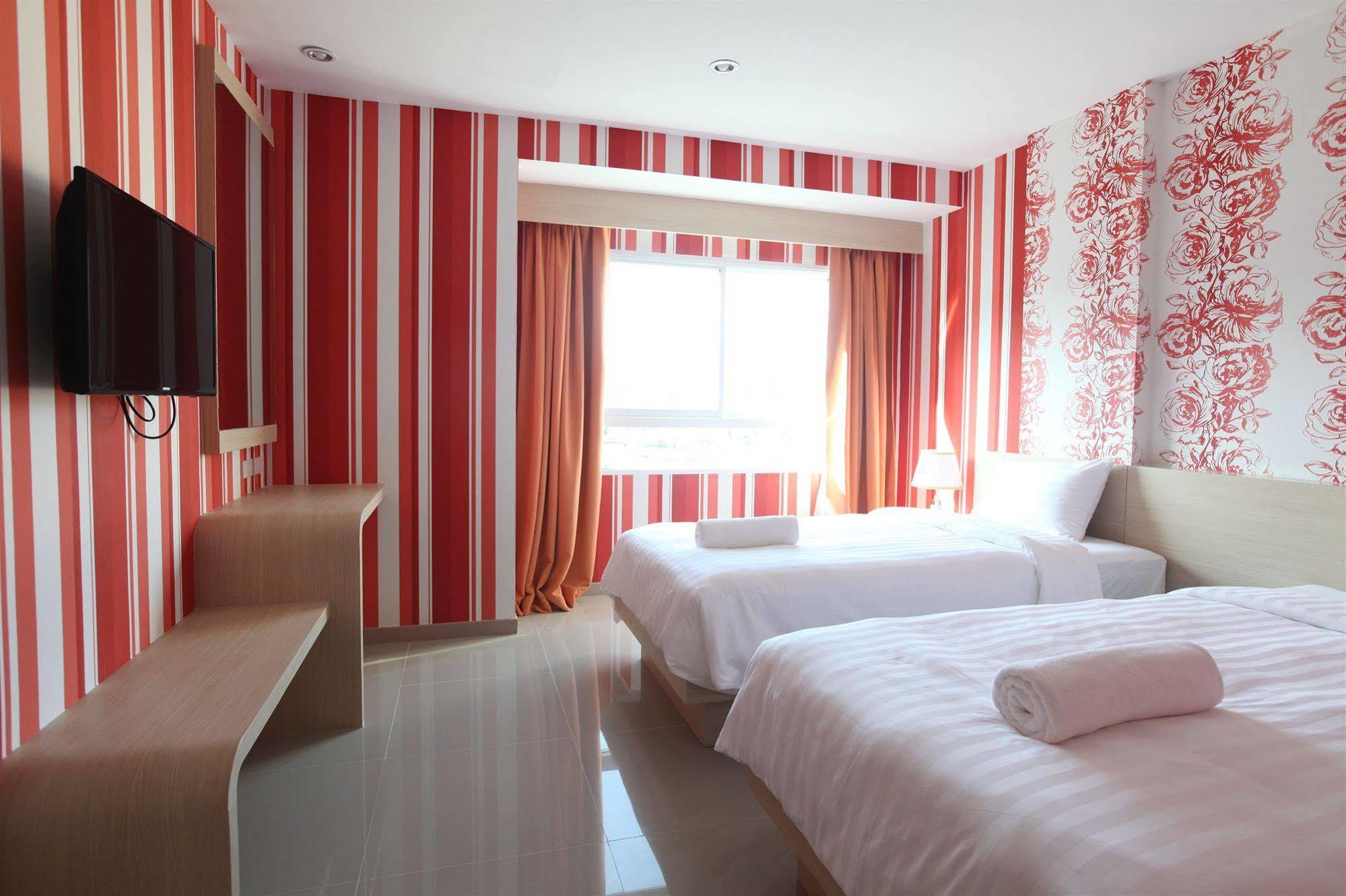 Ocean And Ole Patong Hotel Dış mekan fotoğraf